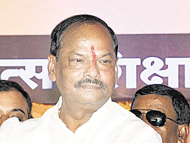 The Raghubar Das government in Jharkhand“is trying to strangle democracy by issuing warrants against legislators who have a right to vote”, the Congress has accused. (Parwaz Khan/HT File) The Raghubar Das government in Jharkhand“is trying to strangle democracy by issuing warrants against legislators who have a right to vote”, the Congress has accused. (Parwaz Khan/HT File)