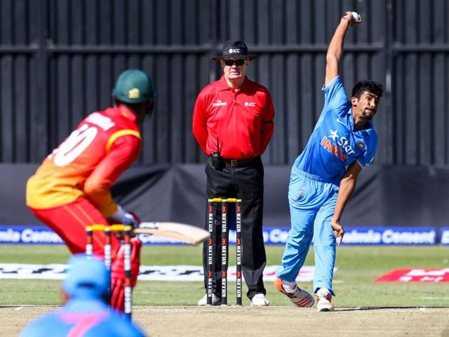 India bowler Jasprit Bhumra (R) bowls during the first one-day interational (ODI) match. (AFP Photo) India bowler Jasprit Bhumra (R) bowls during the first one-day interational (ODI) match. (AFP Photo)