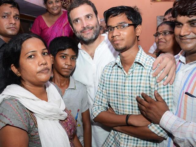 Congress Vice President Rahul Gandhi at a party worker’s house in Ghaziabad on Saturday(Sakib Ali /Hindustan Times)