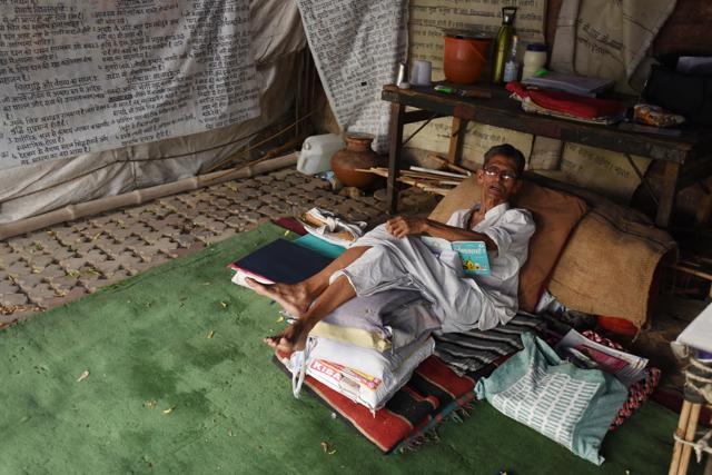 Anna Saheb Jadhav of the Gauraksha Satyagraha Sanchalan Samiti is one of the many who have been protesting at Jantar Mantar in New Delhi for a long time. (Virendra Singh Gosain/Hindustan Times) Anna Saheb Jadhav of the Gauraksha Satyagraha Sanchalan Samiti is one of the many who have been protesting at Jantar Mantar in New Delhi for a long time. (Virendra Singh Gosain/Hindustan Times)
