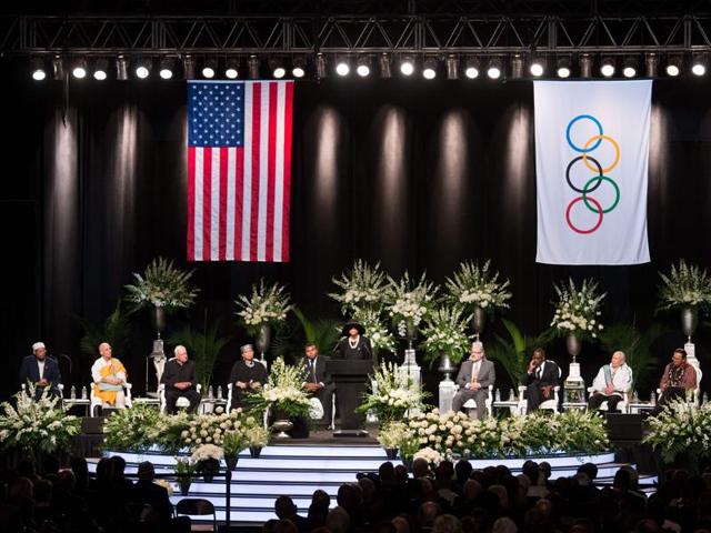 Lonnie Ali, the widow of Muhammad Ali delivers a eulogy speech during the memorial service for boxing legend Muhammad Ali at the KFC Yum Center in Louisville, Kentucky. (AFP Photo) Lonnie Ali, the widow of Muhammad Ali delivers a eulogy speech during the memorial service for boxing legend Muhammad Ali at the KFC Yum Center in Louisville, Kentucky. (AFP Photo)