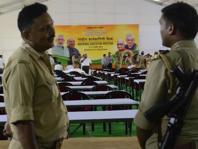 Preparation on for national executive meeting of BJP in Allahabad on Saturday. (Sheeraz Rizvi/HT Photo) Preparation on for national executive meeting of BJP in Allahabad on Saturday. (Sheeraz Rizvi/HT Photo)