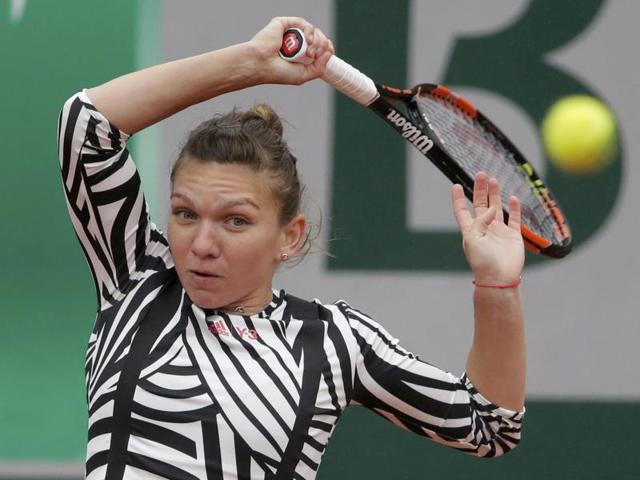 Simona Halep returns a shot during the 2016 French Open.(Reuters Photo)