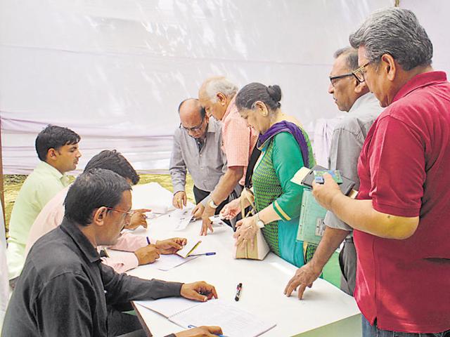 Election was held at the office of assistant registrar of cooperative societies at Civil Lines in the presence of police and district administration officials. (Parveen Kumar/HT Photo) Election was held at the office of assistant registrar of cooperative societies at Civil Lines in the presence of police and district administration officials. (Parveen Kumar/HT Photo)