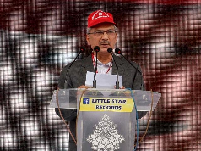 Nepal's former prime minster Baburam Bhattarai announces the new Naya Shaktai Nepal Party under his leadership in front of supporters in Kathmandu. (AFP Photo) Nepal's former prime minster Baburam Bhattarai announces the new Naya Shaktai Nepal Party under his leadership in front of supporters in Kathmandu. (AFP Photo)