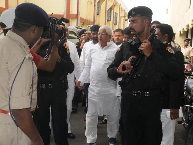 RJD President Lalu Prasad proceeding to appear before a CBI court in connection with the fodder scam case. (Photo by Parwaz Khan/ Hindustan Times) RJD President Lalu Prasad proceeding to appear before a CBI court in connection with the fodder scam case. (Photo by Parwaz Khan/ Hindustan Times)
