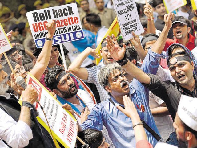 There are a minimum of 1.62 lakh undergraduate students and each student writes five papers in a semester taking the total number of answer sheets to be checked to eight lakh. (Saumya Khandelwal/HT Photo) There are a minimum of 1.62 lakh undergraduate students and each student writes five papers in a semester taking the total number of answer sheets to be checked to eight lakh. (Saumya Khandelwal/HT Photo)