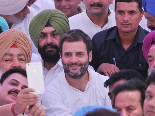 Congress leaders taking selfie with vice president AICC Rahul Gandhi in Jalandhar. (Pardeep Pandit/HT Photo) Congress leaders taking selfie with vice president AICC Rahul Gandhi in Jalandhar. (Pardeep Pandit/HT Photo)