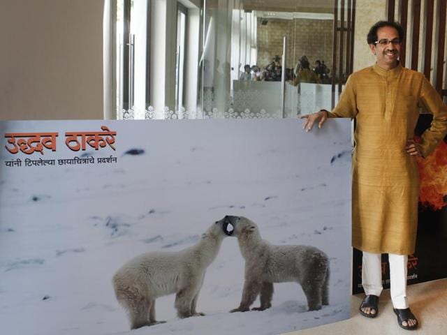 The Shiv Sena, completing its golden jubilee on June 19 this year, is still riding piggy back on the BJP and it is a very telling comment that in five decades of its existence it has not put down roots anywhere but five urban centres of Maharashtra – Bombay, Pune, Nasik, Thane and Aurangabad, the last only because of the sharp Hindu-Muslim divide in that city. The core of its strength, though, still comes from the city of its birth where the Marathi-speaking population today is less than 40 per cent of the whole(Hindustan Times)