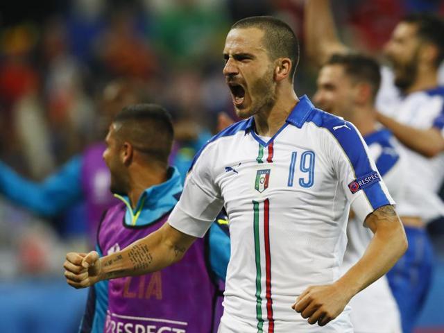 Italy's Leonardo Bonucci celebrates at the end of the match. (REUTERS Photo) Italy's Leonardo Bonucci celebrates at the end of the match. (REUTERS Photo)