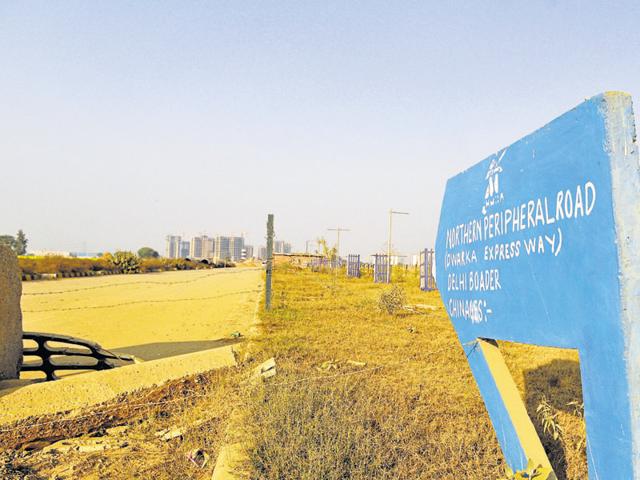 With the TOD policy approved, an 800 metre area along the metro route on Dwarka Expressway will get additional FAR of 3.5 for the first 500 metres and 2.5 for the remaining portion.(ABHINAV SAHA/HT FILE)