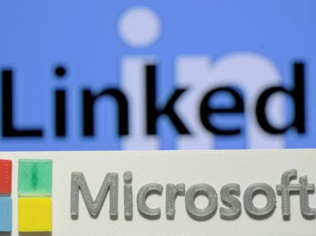 A 3D printed logo of Microsoft is seen in front of a displayed LinkedIn logo in this illustration taken June 13, 2016. (REUTERS) A 3D printed logo of Microsoft is seen in front of a displayed LinkedIn logo in this illustration taken June 13, 2016. (REUTERS)