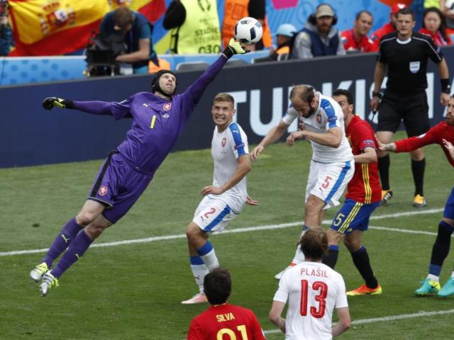 Petr Cech, left, made several saves to keep the Czechs in the hunt. (AP)