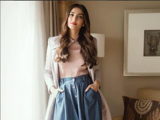 Sonam Kapoor poses for yet another stunning picture. (Instagram) 
