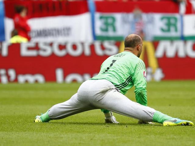 Hungary's Gabor Kiraly became the oldest footballer to play in European Championship finals. (Reuters Photo) Hungary's Gabor Kiraly became the oldest footballer to play in European Championship finals. (Reuters Photo)