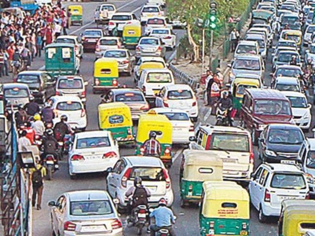 Electric vehicles, though not yet popular in India, are an important solution to addressing several problems: Energy security, climate change and road transport emission including sustainable personal mobility, which has seen a huge spurt in recent times (Hindustan Times) Electric vehicles, though not yet popular in India, are an important solution to addressing several problems: Energy security, climate change and road transport emission including sustainable personal mobility, which has seen a huge spurt in recent times (Hindustan Times)