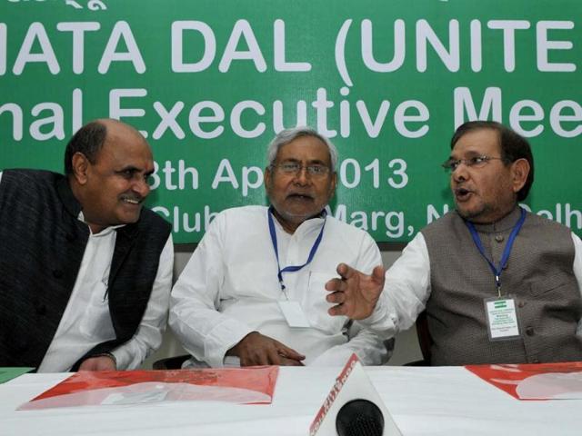 Bihar chief minister Nitish Kumar (C) with party president Sharad Yadav and KC Tyagi during a party meeting in New Delhi.(Mohd Zakir/HT file photo) Bihar chief minister Nitish Kumar (C) with party president Sharad Yadav and KC Tyagi during a party meeting in New Delhi.(Mohd Zakir/HT file photo)
