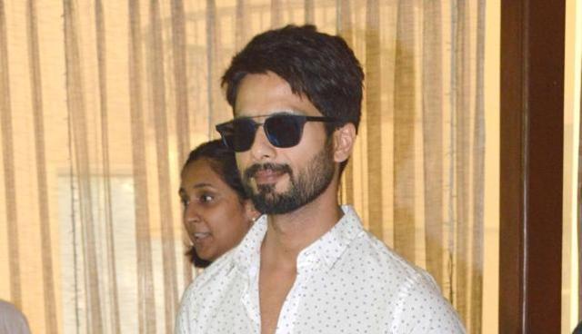Kareena Kapoor Khan says she will not have problems with sharing screen space with Shahid Kapoor. (Yogen Shah) Kareena Kapoor Khan says she will not have problems with sharing screen space with Shahid Kapoor. (Yogen Shah)