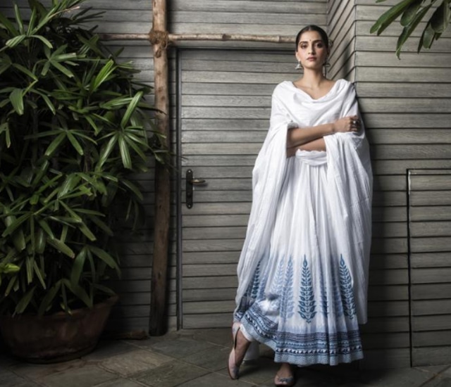 Sonam Kapoor looked beautiful as she posed for HT on her birthday. (HT photo) 