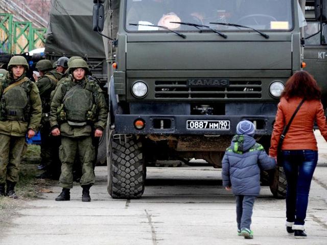 More than 9,300 people have been killed in fighting between Ukrainian forces and Russia-backed separatists in eastern Ukraine, which erupted in April 2014 . (AFP File Photo) More than 9,300 people have been killed in fighting between Ukrainian forces and Russia-backed separatists in eastern Ukraine, which erupted in April 2014 . (AFP File Photo)
