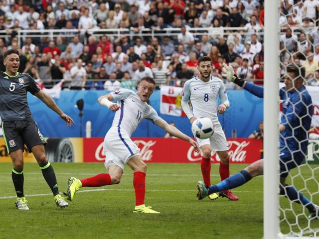 Jamie Vardy scores the equaliser for England. (REUTERS)