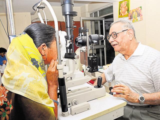 doc-with-a-vision-works-to-improve-eyesight-of-needy-hindustan-times