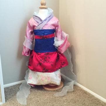 This beautiful Mulan dress will have your sweet little girl looking at her reflection all day! (littlebrightdress.com) This beautiful Mulan dress will have your sweet little girl looking at her reflection all day! (littlebrightdress.com)