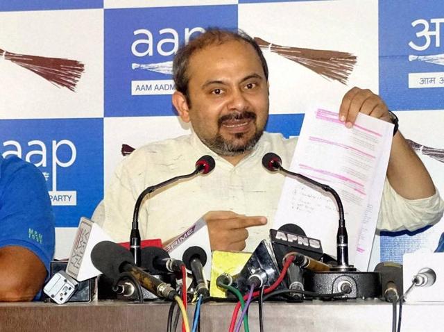 AAP leader Dilip Pandey at a press conference in New Delhi on Wednesday. (Virendra Singh Gosain/HT File) AAP leader Dilip Pandey at a press conference in New Delhi on Wednesday. (Virendra Singh Gosain/HT File)