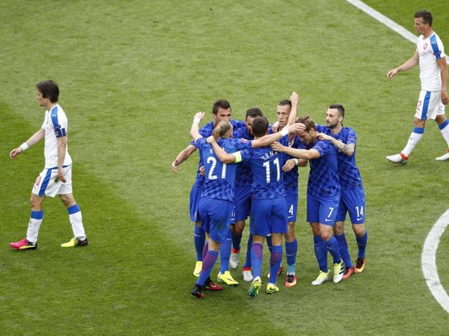 Croatia players celebrate Perisic’s goal. (REUTERS)