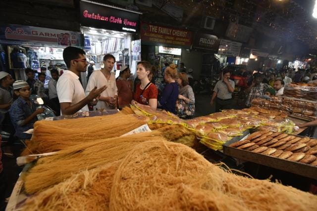 Bakeries in Old Delhi make special breads eaten for Sehri (pre- dawn meal). (Arun Sharma/HT Photo) Bakeries in Old Delhi make special breads eaten for Sehri (pre- dawn meal). (Arun Sharma/HT Photo)