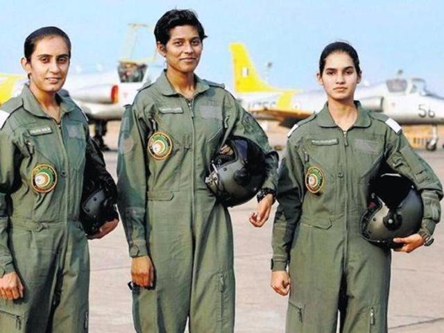 Avani Chaturvedi, Bhawana Kanth and Mohana Singh on Saturday were commissioned as India’s first three women fighter pilots.(PTI)