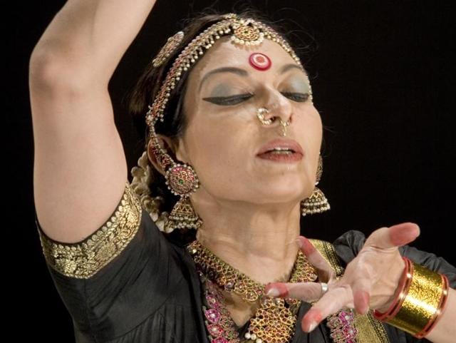 Mallika Sarabhai will be performing along with her son Revanta in an upcoming performance in Mumbai(HT Photo) Mallika Sarabhai will be performing along with her son Revanta in an upcoming performance in Mumbai(HT Photo)