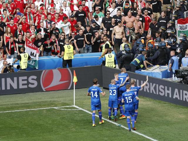 Iceland players celebrate Gylfi Sigurdsson goal. (REUTERS)