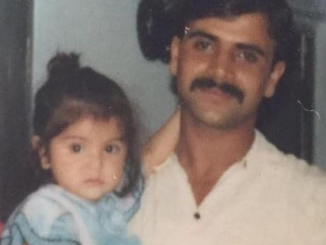 You won’t believe but that’s Anushka Sharma with her dad! (Instagram)