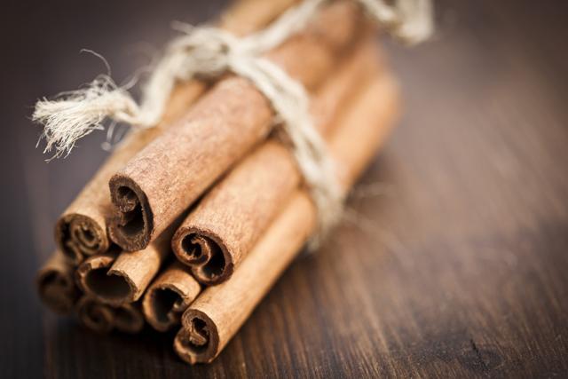 With its spiced, wintery aroma, cinnamon is enveloping, warming and stimulates neurons. (Istock)