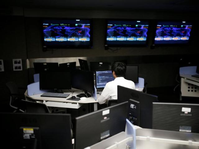 A student, who requested to be known only by surname Noh and his face not to be photographed due to security reasons, sits in front of a computer while demonstrating softwares during an interview with Reuters at War Room at The Korea University in Seoul, South Korea. (Reuters Photo) A student, who requested to be known only by surname Noh and his face not to be photographed due to security reasons, sits in front of a computer while demonstrating softwares during an interview with Reuters at War Room at The Korea University in Seoul, South Korea. (Reuters Photo)