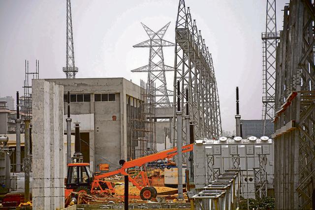 Connecting the Indirapuram substation to the 400KV substation in Ator requires erection of a pole on CISF campus. (Sakib Ali/HT Photo) Connecting the Indirapuram substation to the 400KV substation in Ator requires erection of a pole on CISF campus. (Sakib Ali/HT Photo)