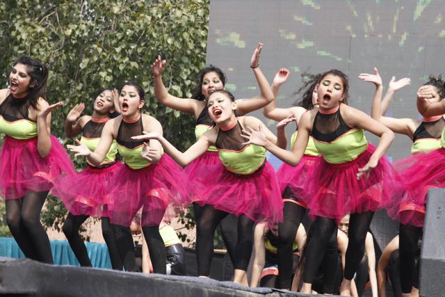 Members of Afroza, the dance society of Indraprastha College for Women. (Waseem Gashroo/ Hindustan Times)