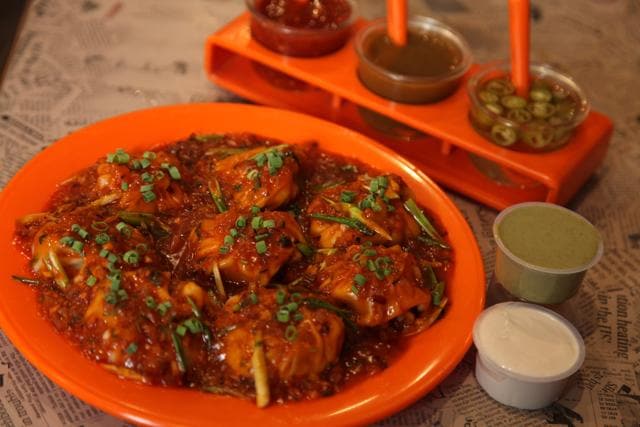 Masala Momos at Momos Point, Kamala Nagar Market (Manoj Verma/ Hindustan Times)
