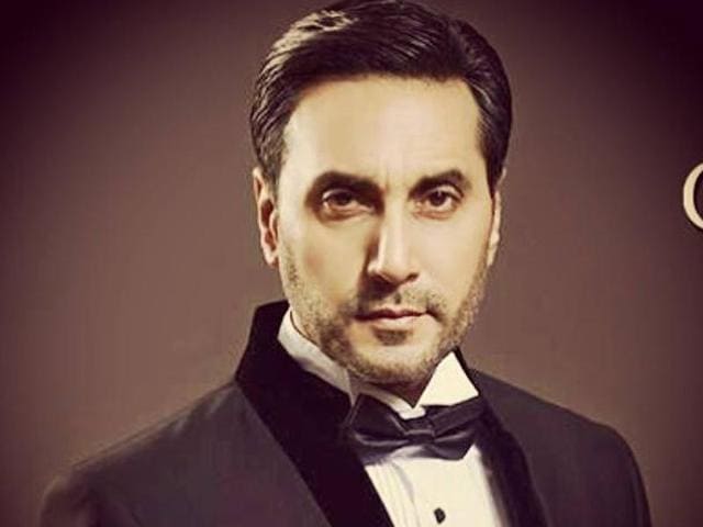 Pakistani actor Adnan Siddiqui is amazed to see that even after reaching such heights in her career, Sridevi is humble and wonderful.