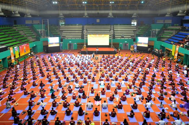 Yoga enthusiasts in Kenya. (@MEAIndia ) Yoga enthusiasts in Kenya. (@MEAIndia )