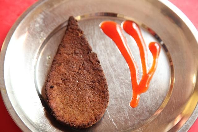 Mutton cutlet available at the Delhi School of Economics Canteen. (Manoj Verma/ Hindustan Times)