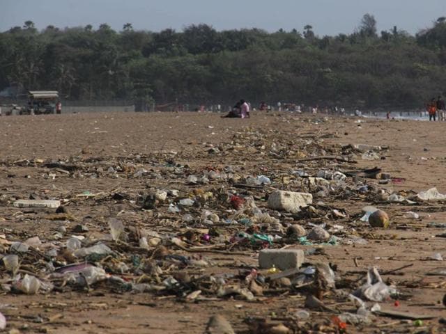 A study by the ReefWatch Marine Conservation found Juhu beach (above) apart from Versova and Aksa to be the most polluted in the city.(Satish Bate/ HT Photo)