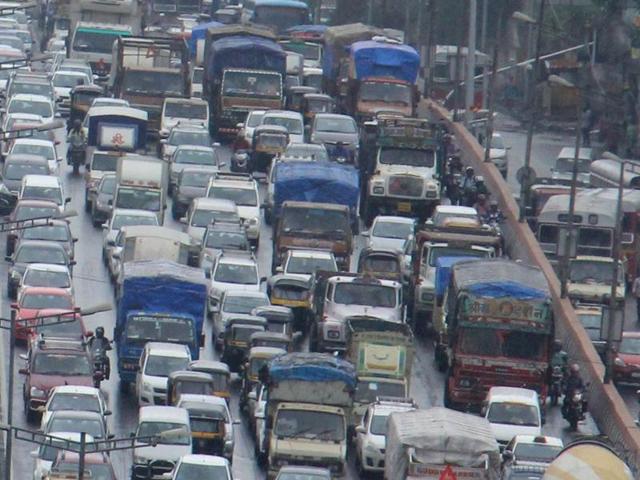 A traffic jam on the western express highway at Goregaon on Monday. (Pramod Thakur/HT) A traffic jam on the western express highway at Goregaon on Monday. (Pramod Thakur/HT)