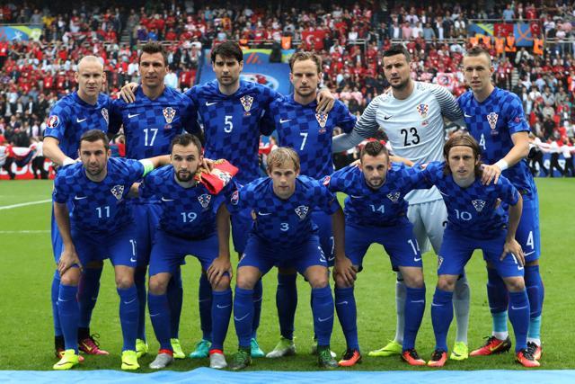 Croatia team members pose for a group photograph prior to the start of the Euro 2016 group D football match between Turkey and Croatia at Parc des Princes in Paris. (AFP Photo) Croatia team members pose for a group photograph prior to the start of the Euro 2016 group D football match between Turkey and Croatia at Parc des Princes in Paris. (AFP Photo)