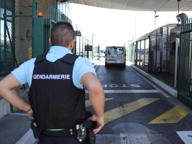 A van carrying a group of football fans arrives at the international airport of Nice, before they are flown back to Moscow. (AFP Photo) A van carrying a group of football fans arrives at the international airport of Nice, before they are flown back to Moscow. (AFP Photo)