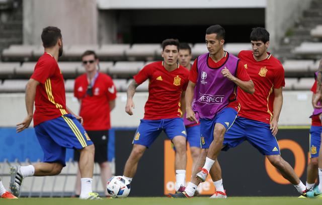 Spain's players attend a training session at the stade Chaban-Delmas in Bordeaux, France. (AP Photo)