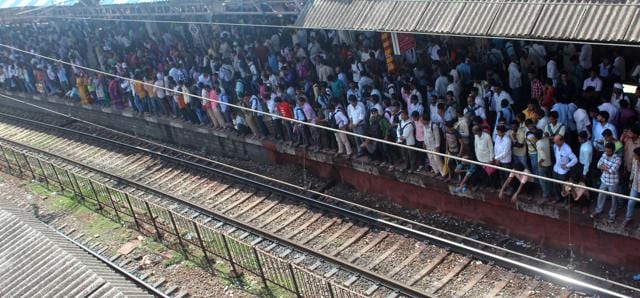 Passengers stranded at Mankhued. (Satyabrata Tripathy/ HT Photo) Passengers stranded at Mankhued. (Satyabrata Tripathy/ HT Photo)