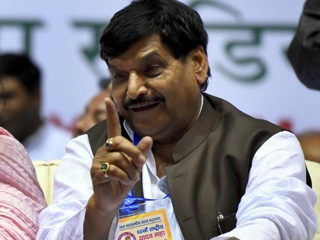 SP’s Shivpal Yadav speaks at an event in New Delhi. Shivpal and QEM’s president Afzal Ansari announced the merger at a press conference.(Sonu Mehta/ HT Photo)