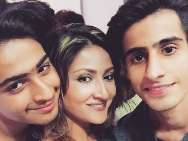 Urvashi Dholakia with her sons Kshitij and Sagar. (Instagram) 
